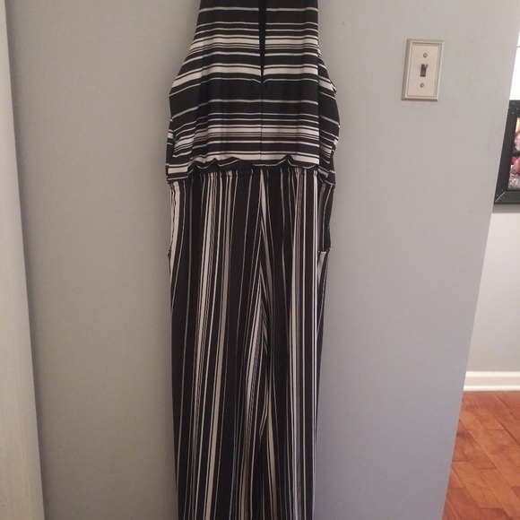 Jumpsuit - Picture 3 of 7